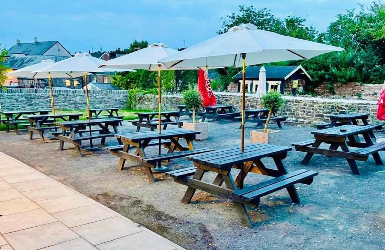 The Kings Head Hotel أبرجافني المظهر الخارجي الصورة