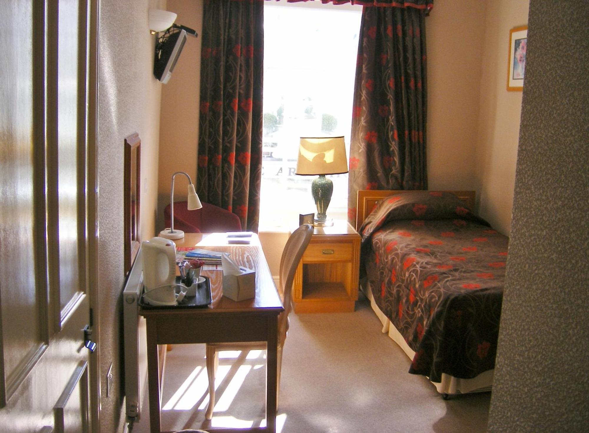The Kings Head Hotel أبرجافني المظهر الخارجي الصورة