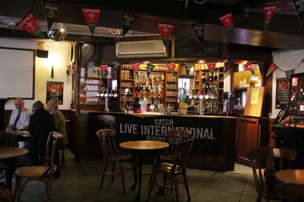 The Kings Head Hotel أبرجافني المظهر الخارجي الصورة