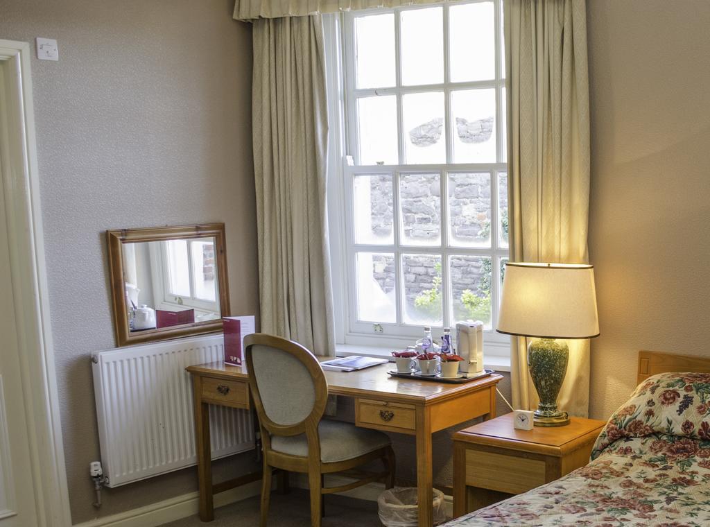The Kings Head Hotel أبرجافني المظهر الخارجي الصورة