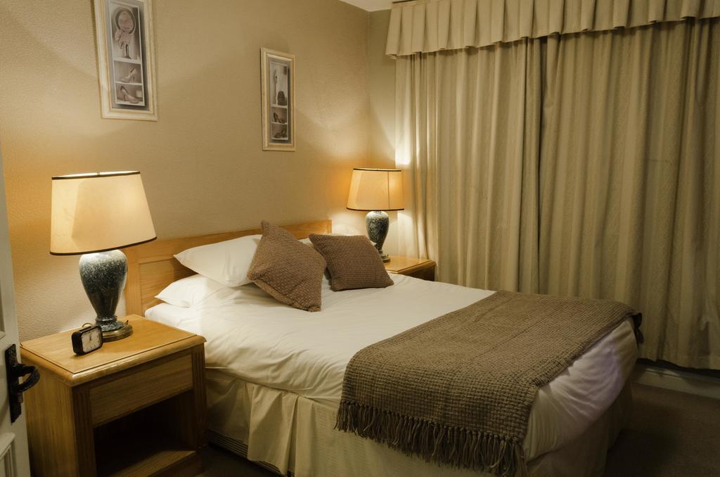 The Kings Head Hotel أبرجافني المظهر الخارجي الصورة
